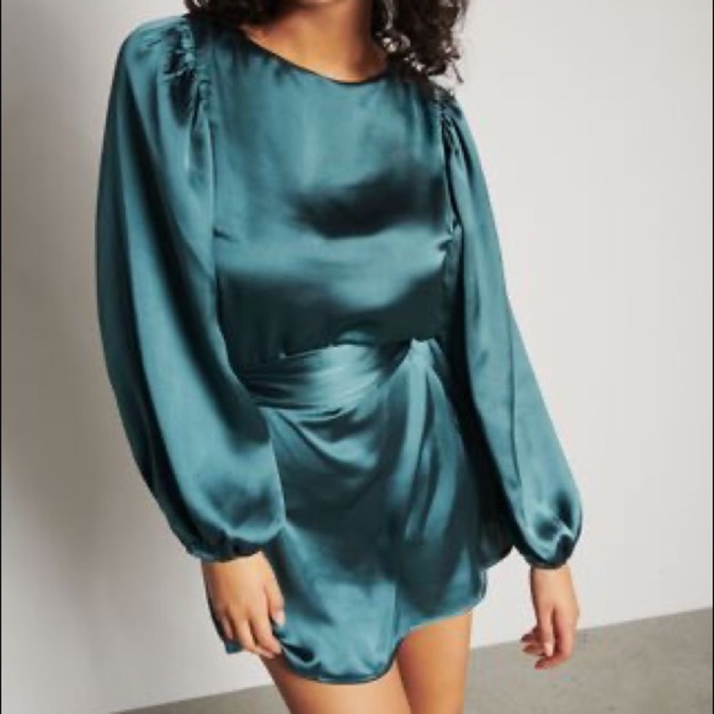 NWT-DYNAMITE EMERALD GREEN SATIN DRESS